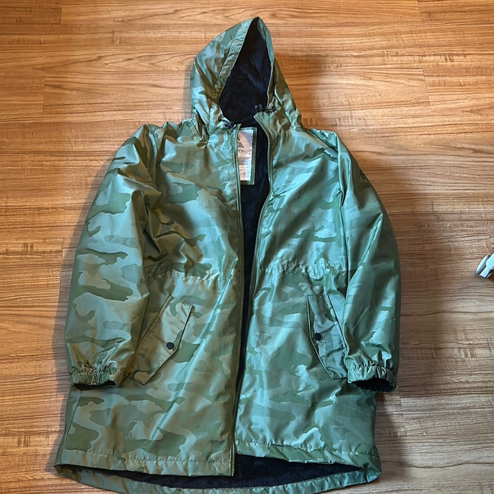 NWOT- Gerry camo winter water resistant jacket size large.